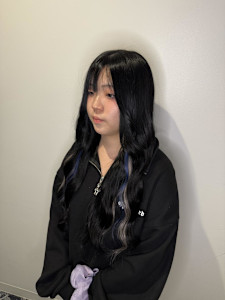 黒髪ロング×インナーカラー
