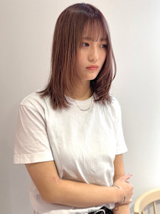 【YOKE】切りっぱなしボブ外ハネボブレイヤーボブカーキグレ - YOKE掲載