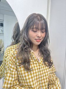 オリーブベージュ/ベージュカラー/透明感カラー/アッシュ