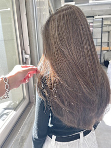 韓国顔まわりレイヤーカットグレージュオリーブベージュブラウン - Dijon 髪質改善×縮毛矯正×りんご幹細胞トリートメント 自由ヶ丘掲載