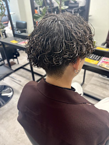 波巻き×スパイラルで作るナチュラル無造作ウェーブ - CØDE by KENJE掲載