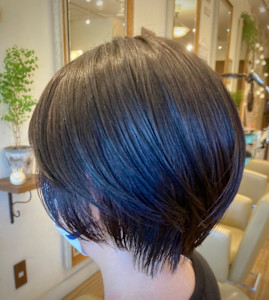 エッジラインショートボブ