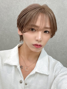 シースルーバング/センターパート/柔らかミルクティーグレージ - LOWRL 渋谷掲載