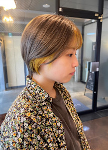 さりげなく魅せるイエローインナー