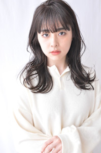 ミディアムレイヤー/シースルーバング/艶髪