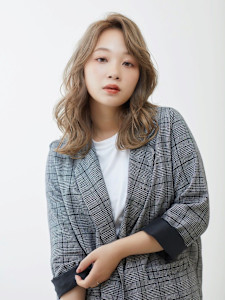 ハイトーン/かき上げ/ウェーブ - ヘアーサロン ソシエ 近鉄橿原店掲載