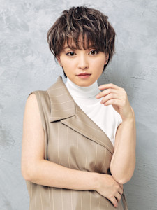 ハイライト/無造作ショート