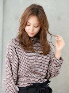 セミロング/セミディ/大人女性/ウェーブ/波巻き/波ウェーブ - ヘアーサロン ソシエ 上大岡店掲載