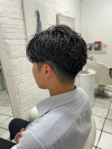 ビジネスにも◎スッキリと動かすシャドウパーマ