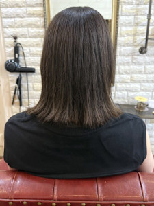 アッシュグレージュ ミディアムヘア 赤み消し 透明感カラー - atelier mim掲載