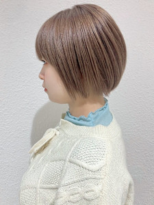 ミルクティーアッシュベージュ マッシュ ブリーチ 髪質改善