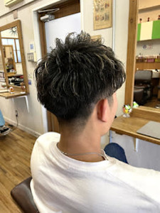 刈り上げショートアップバング