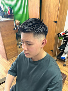 黒髪短髪スキンフェード