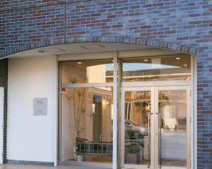 大人の女性のヘアサロンShe 東橋良店(オトナノジョセイノヘアサロンシーヒガシハシラテン)