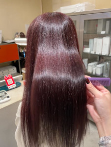 お色味しっかりの艶髪ヘア