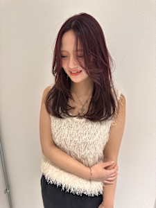 【YOKE】切りっぱなしボブ外ハネボブレイヤーボブカーキグレ