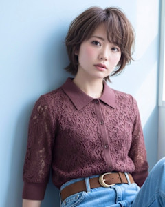 やわらかく揺れる大人のミディアムウルフ