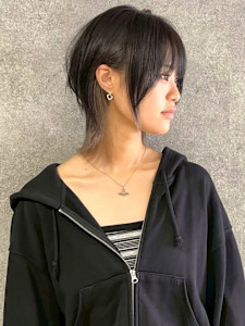 ショートウルフ インナーカラー グレージュ 顔周りカット