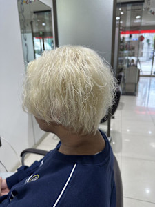 ブロンドヘアー