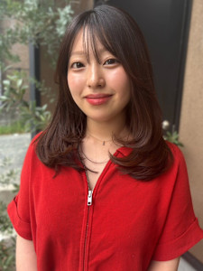 レイヤーカット ブラウンベージュ 顔周りカット 20代 艶髪