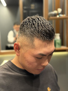 メンズ　フェード　クロップ　バーバー