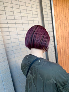 ワインレッドカラー×ミニボブ