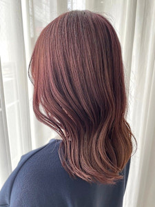 ピンクベージュ　透明感カラー　くびれヘア　艶トリートメント