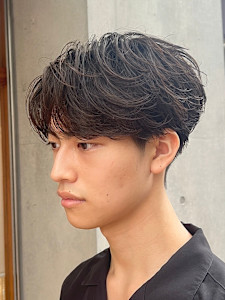 フェザーショート　センターパート　フェザーパーマ　毛流れ