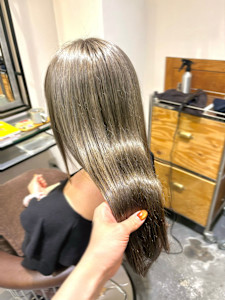 ブリーチ　ハイトーン　オリーブグレージュ　オリーブ　グレージ