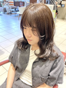 ファーストカラーにグレージュ - EMU international 春日部本店掲載