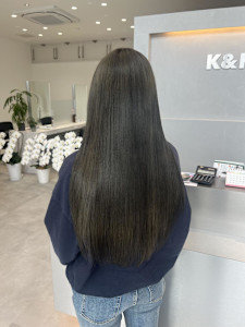 オリーブグレージュ