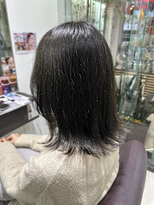 オリーブグレージュ