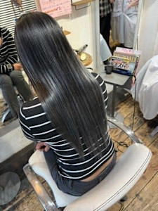 【専門店】黒髪ロングストレートでも馴染む立体感バレイヤージュ