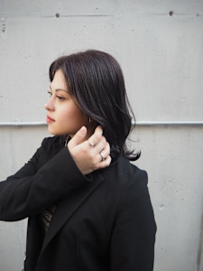 くびれミディアムレイヤー