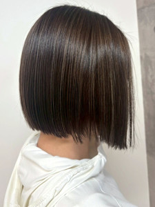 前下がりボブ 髪質改善 ハイライトカラー グレージュ