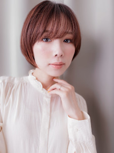 チェリーレッド艶感ボルドーカラー小顔丸みショート30代40代