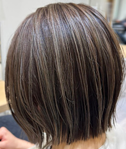 ミニボブ グレージュハイライト