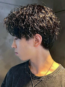 ツイストスパイラルパーマ 束感 20代 マッシュ - THIS IS BARBER掲載