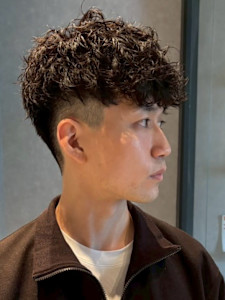 ツイストパーマ 束感 ツーブロック 刈り上げ スペインカール - Men's Salon bloc掲載