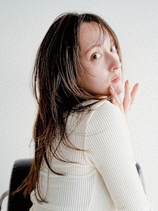 韓国顔まわりレイヤーカットグレージュオリーブベージュブラウン - Dijon 髪質改善×ダブルカラー×縮毛矯正 渋谷 原宿 表参道【ディジョン】掲載