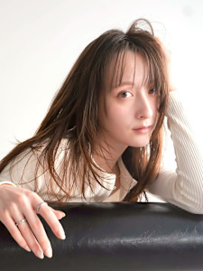 韓国顔まわりレイヤーカットグレージュオリーブベージュブラウン - Dijon 髪質改善×ダブルカラー×縮毛矯正 渋谷 原宿 表参道【ディジョン】掲載