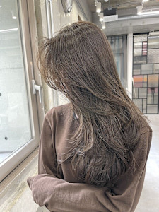 韓国顔まわりレイヤーカットグレージュオリーブベージュブラウン - Dijon 髪質改善×縮毛矯正×りんご幹細胞トリートメント 自由ヶ丘掲載