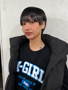 レディース刈り上げショートツーブロック女子