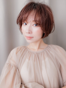 ピンクベージュボルドーカラー小顔マッシュパーマ30代40代