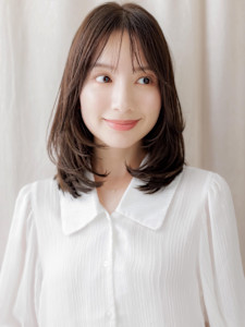 チャコールグレーバタフライカット顔周りレイヤー30代40代 - COVER HAIR & SPA bliss【カバーヘア アンド スパ ブリス】浦和/浦和西口店掲載