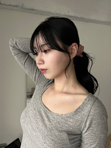 ロングレイ韓国ヘア前髪顔周りカットディープグレージュ艶髪 - YOKE掲載