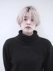 黒髪クラゲヘアーオリーブグレー小顔ココアベージュショート - KOKO 本八幡掲載