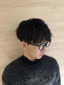 クルクルが嫌な方に「縦落ちツイストスパイラルパーマ」 - NYNY 桂店掲載