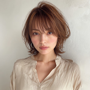 軽やかに揺れるふわふわミディウルフ - hair green百合ヶ丘掲載