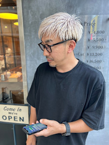 ホワイトカラー×ショートレイヤー